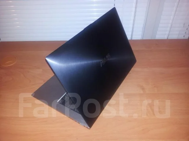 ASUS ZENBOOK UX31E. 1,7����, ��� 4 ��, ���� 256���, WiFi: 1, Bluetooth: 1, ����������� �� 10��. ����