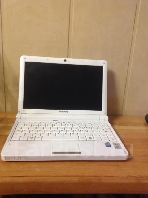 Lenovo IdeaPad S10. 1,6����, ��� 1024 ��, ���� 120���, WiFi: 1, Bluetooth: 1, ����������� �� 4��. ����