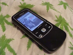 Nokia 8600 Luna. �/� ����