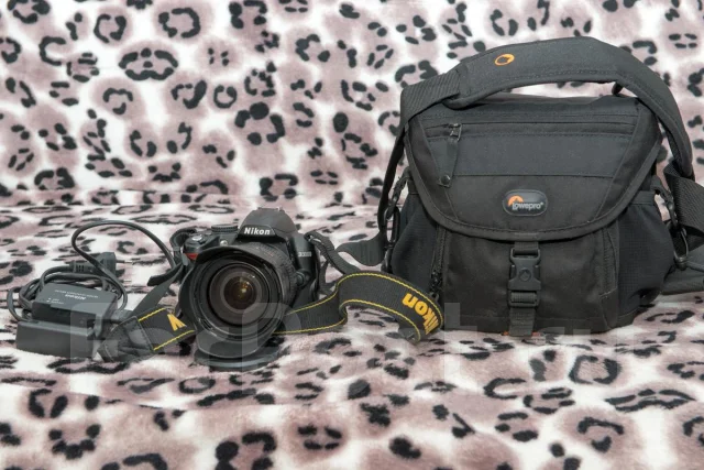 Nikon D3000 Body. 10 - 14.9 �� ����