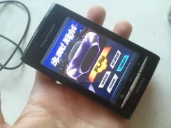 Sony Ericsson Xperia X8. �/�