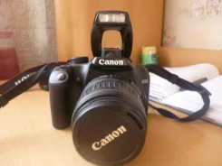 Canon EOS 1000D kit. 10 - 14.9 ��