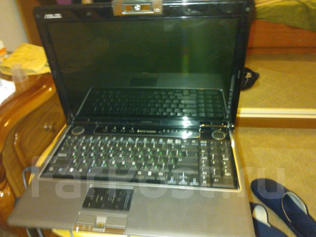 ASUS M50Vc. 2,5����, ��� 4 ��, ���� 500���, ����������� �� 2��. ����
