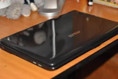 ASUS K50IN. 2,1����, ��� 2048 ��, ���� 250���, WiFi: 1, ����������� �� 3��. ����