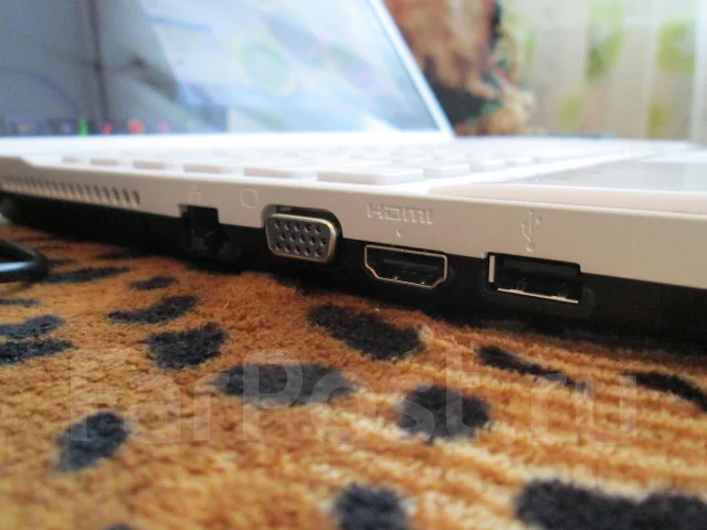 Sony VAIO VPC-EE4E1R. 2,3����, ��� 3072 ��, ���� 320���, WiFi: 1, ����������� �� 2��. ����