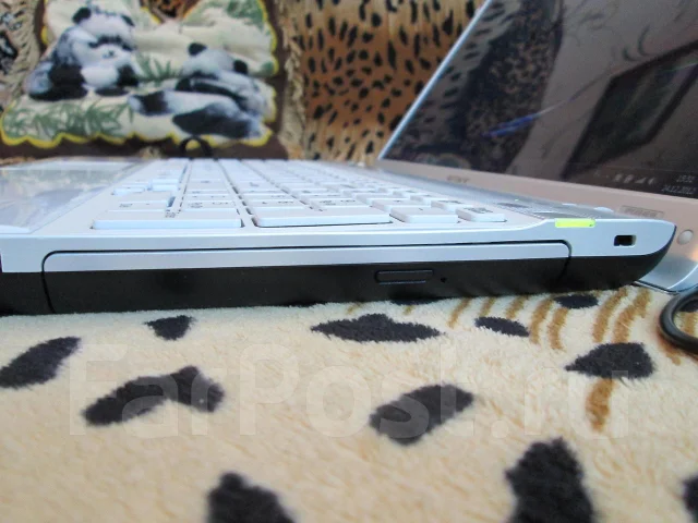 Sony VAIO VPC-EE4E1R. 2,3����, ��� 3072 ��, ���� 320���, WiFi: 1, ����������� �� 2��. ����