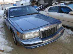 Lincoln Town Car ����