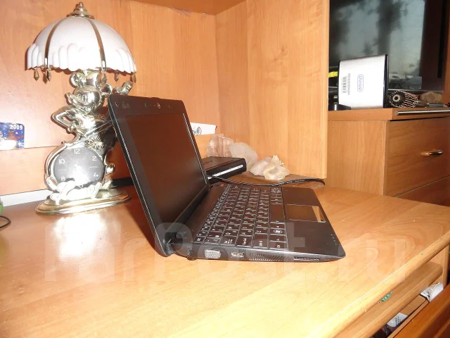 ASUS Eee PC 1001PX. 1,6����, ��� 1024 ��, ���� 160���, WiFi: 1, ����������� �� 6��. ����