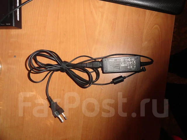 ASUS Eee PC 1001PX. 1,6����, ��� 1024 ��, ���� 160���, WiFi: 1, ����������� �� 6��. ����