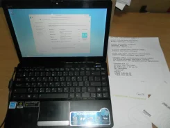 ASUS Eee PC 1215N. 1,8����, ��� 2048 ��, ���� 320���, WiFi, Bluetooth, ����������� �� 6��. ����