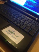 ASUS Eee PC 900AX. 0,9����, ��� 2048 ��, ���� 20���, WiFi, Bluetooth, ����������� �� 4��.