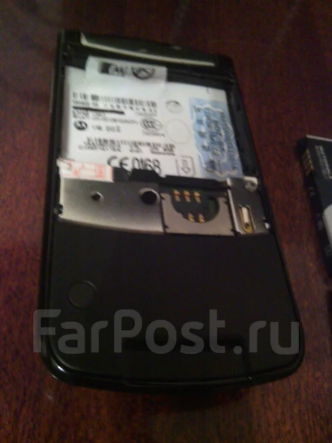 Motorola RAZR2 V8 2Gb. �/� ����