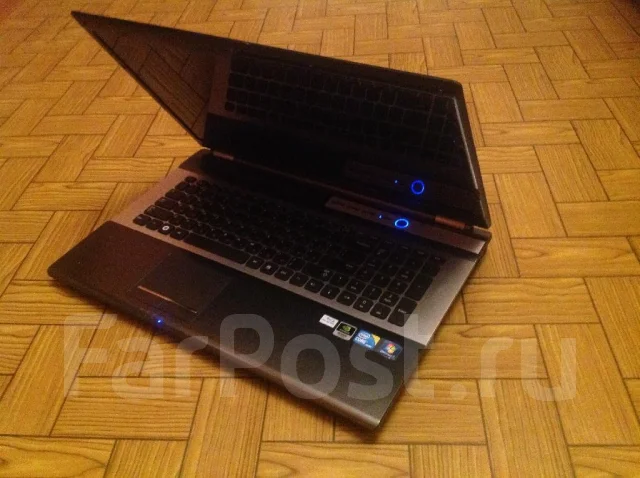 Samsung RF710. 1,6����, ��� 8 ��, ���� 1 000���, WiFi: 1, Bluetooth: 1 ����