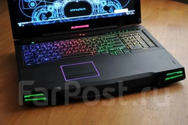 DELL Alienware M17x R3. 3,5����, ��� 8 ��, ���� 750���, WiFi: 1, Bluetooth: 1, ����������� �� 4��. ����