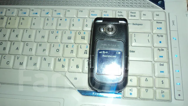 Sony Ericsson Z710i. �/� ����