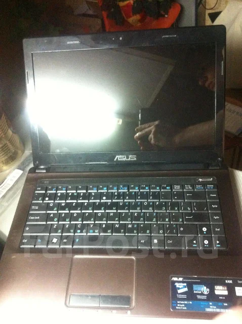 ASUS K43E. 2,1����, ��� 4 ��, ���� 320���, WiFi: 1, Bluetooth: 1, ����������� �� 5��. ����