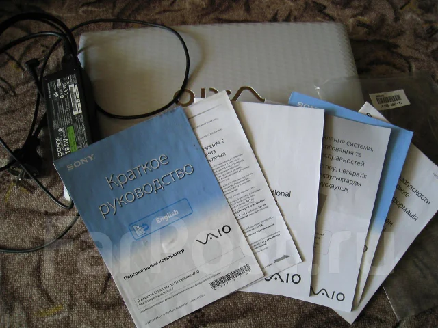 Sony VAIO VPC-EH2E1R. 2,1����, ��� 4 ��, ���� 320���, WiFi: 1, Bluetooth: 1, ����������� �� 5��. ����