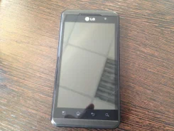 LG Optimus 3D P920. �/�