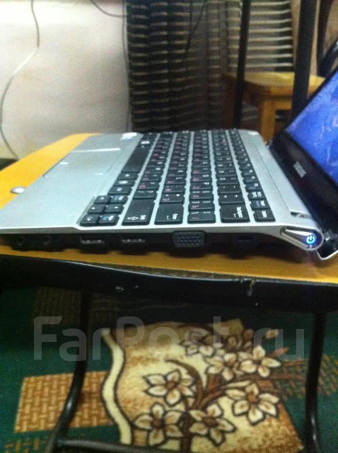 Samsung NC210. 1,6����, ��� 1024 ��, ���� 250���, WiFi: 1, Bluetooth: 1, ����������� �� 7��. ����