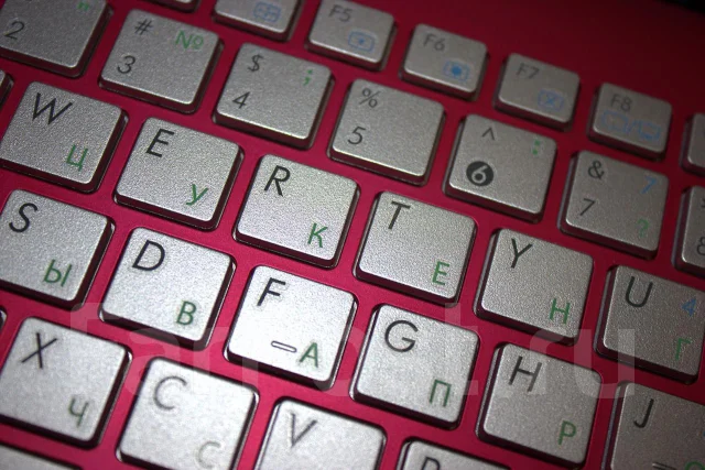ASUS Eee PC 1025CE. 133����, ��� 2048 ��, ���� 500���, WiFi: 1, Bluetooth: 1, ����������� �� 12��. ����