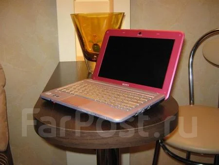 Sony VAIO VPC-M13M1R. 1,8����, ��� 2048 ��, ���� 250���, ����������� �� 4��. ����