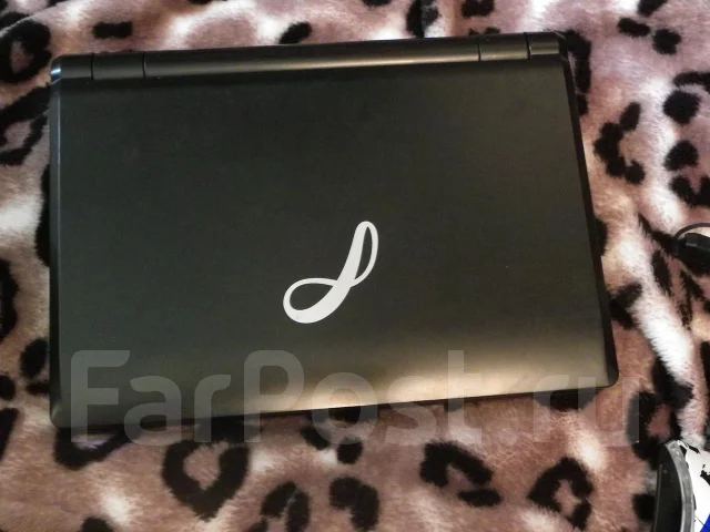 Roverbook NEO U801. 500����, ��� 512 ��, WiFi: 1, ����������� �� 3��. ����