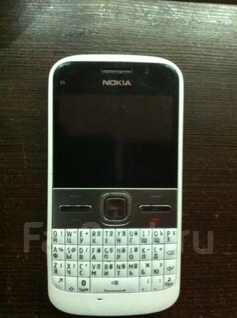 Nokia E5. �/� ����