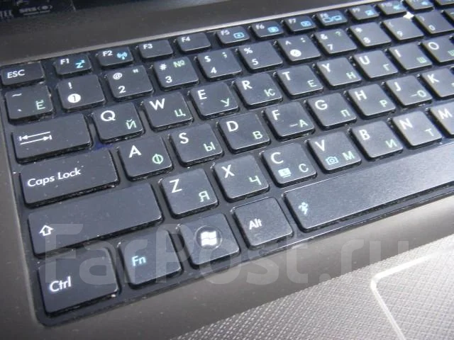 ASUS K52F. 2,2����, ��� 4 ��, ���� 320���, WiFi: 1, ����������� �� 2��. ����