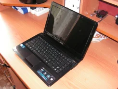 ASUS A42F. 2����, ��� 2048 ��, ���� 300���, WiFi: 1 ����