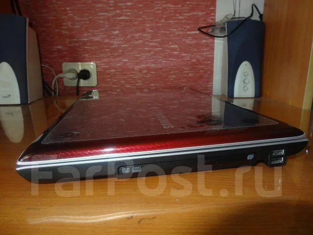 Samsung R730. 2,4����, ��� 4 ��, ���� 500���, WiFi: 1, Bluetooth: 1 ����