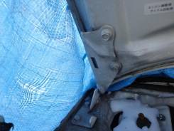Капот. Nissan Elgrand, 50