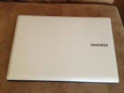 Samsung R430. 4,4����, ��� 256 �� � ������, ���� 250���, WiFi, ����������� �� 7��. ����