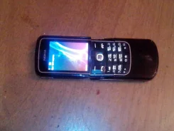 Nokia 8600 Luna ����