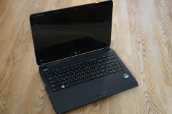 DNS Gamer 0133834. 2,5����, ��� 4 ��, ���� 640���, WiFi, Bluetooth, ����������� �� 4��. ����