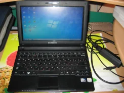 Samsung N145. 1,6����, ��� 2048 ��, ���� 250���, WiFi, Bluetooth, ����������� �� 4��. ����