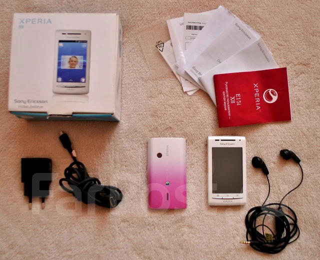 Sony Ericsson Xperia X8 ����