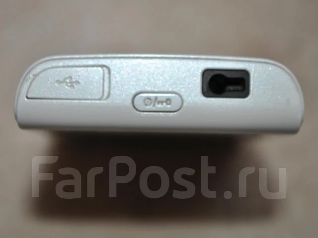 Sony Ericsson Xperia X8 ����