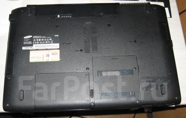 Samsung R780. 2,4����, ��� 4 ��, ���� 500���, WiFi: 1, Bluetooth: 1, ����������� �� 2��. ����