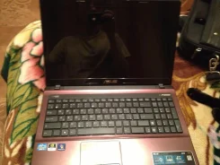 ASUS K53SC. 2,3����, ��� 4 ��, ���� 500���, WiFi, Bluetooth, ����������� �� 6��. ����