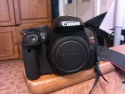 Canon EOS 550D Body. 10 - 14.9 ��
