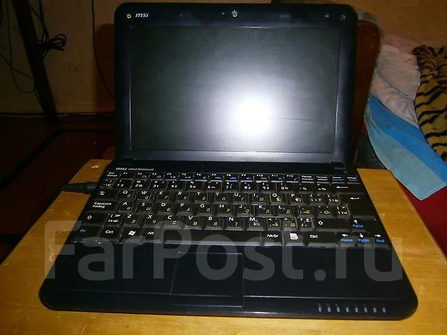 MSI Wind U100. 1,6����, ��� 256 �� � ������, ���� 160���, WiFi: 1, Bluetooth: 1, ����������� �� 2��. ����