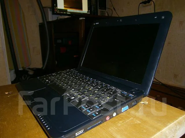 MSI Wind U100. 1,6����, ��� 256 �� � ������, ���� 160���, WiFi: 1, Bluetooth: 1, ����������� �� 2��. ����