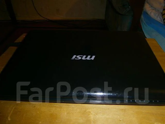 MSI Wind U100. 1,6����, ��� 256 �� � ������, ���� 160���, WiFi: 1, Bluetooth: 1, ����������� �� 2��. ����