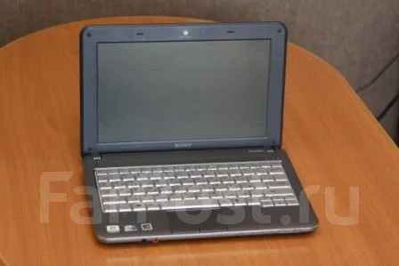 Sony VAIO VPC-M13M1R. 1,8����, ��� 1024 ��, WiFi: 1, Bluetooth: 1 ����