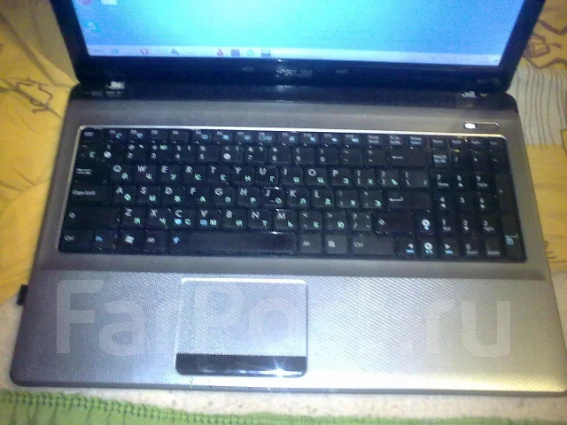 ASUS K52JT. 2,5����, ��� 4 ��, ���� 300���, WiFi: 1, ����������� �� 2��. ����