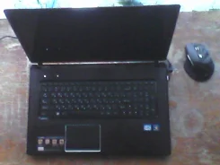 Lenovo G780. 2,5����, ��� 6 ��, ���� 700���, WiFi, Bluetooth, ����������� �� 6��. ����