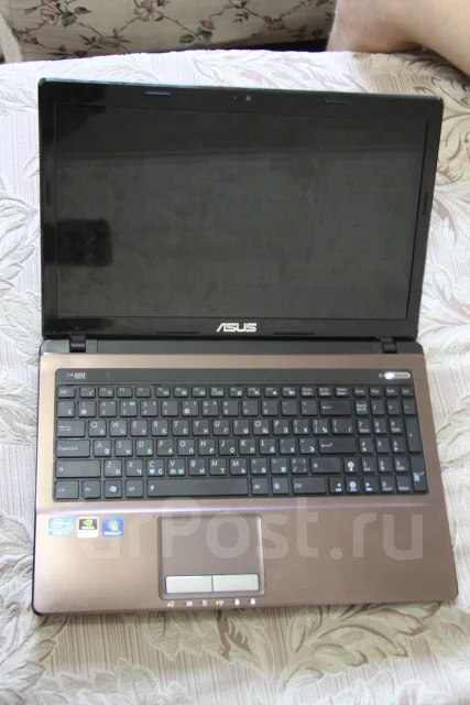 ASUS K53SJ. 2,1����, ��� 4 ��, ���� 500���, WiFi: 1, Bluetooth: 1, ����������� �� 4��. ����