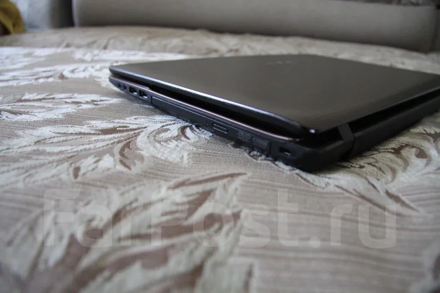 ASUS K53SJ. 2,1����, ��� 4 ��, ���� 500���, WiFi: 1, Bluetooth: 1, ����������� �� 4��. ����