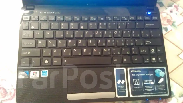 ASUS Eee PC 1011PX. 160����, ��� 256 �� � ������, ���� 320���, WiFi: 1, Bluetooth: 1, ����������� �� 4��. ����