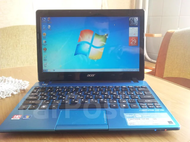Acer Aspire One AO725-C61bb. 1,3����, ��� 2048 ��, ���� 500���, WiFi: 1, Bluetooth: 1, ����������� �� 7��. ����